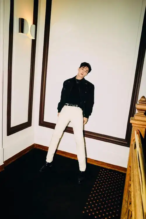 sexy man说这些这全身照谁看不迷糊  @刘宪华henry-lau的身材比例就