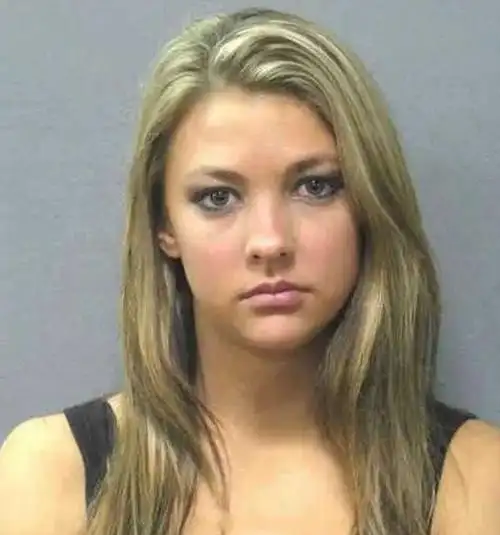 在人们的印象中,坏人的形象都是凶神恶煞,让人看一眼就绕道而行.