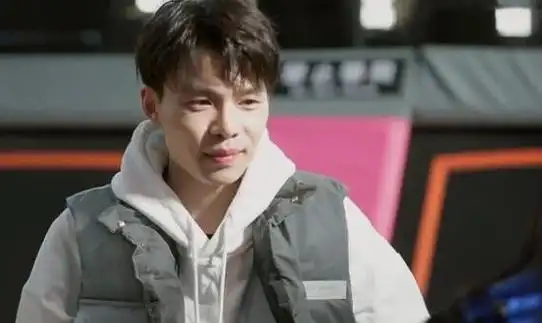 网友也很期待蔡卓宜能和陈越在一起,陈越的个人资料简介备受关注,陈越