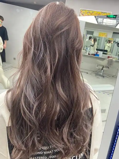 真心很好看的红色系头发改色漂染云雾白