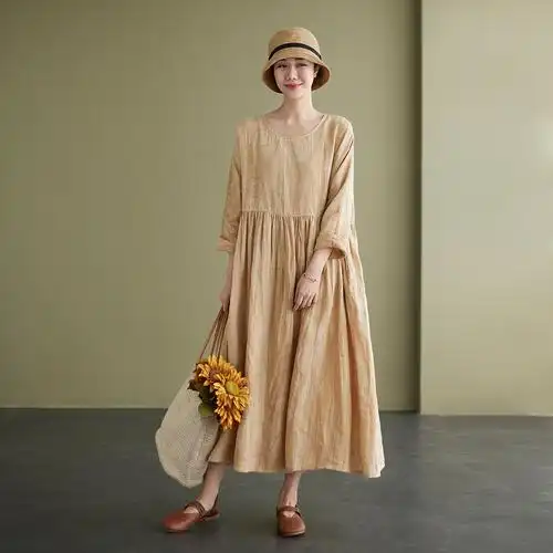 女装2021年春夏新品亚麻脏染压花拉皱圆领刺绣显瘦连衣裙