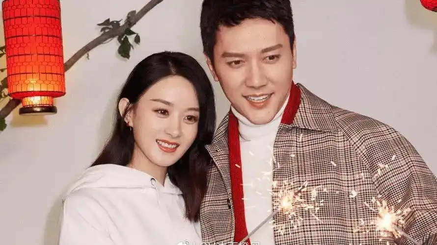 赵丽颖怼粉丝彩虹屁化身赵小刀实力宠粉