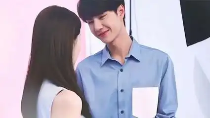 郑秀晶究竟有多好看?张艺兴喜欢五年,王一博和她对视1秒就脸红