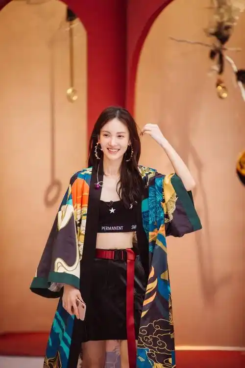 第2位,金晨(回族)李兰迪毕业于中央戏剧学院,与易烊千玺,罗一舟,胡先