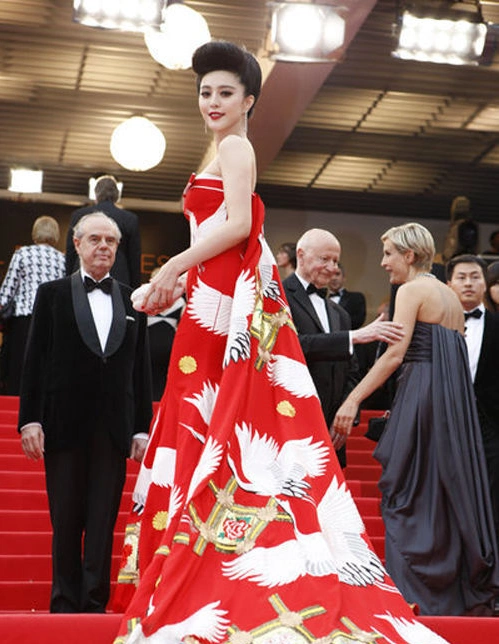 (karim rahman) , 比利彼(billy b) 组成了巴黎欧莱雅彩妆梦之队,专门