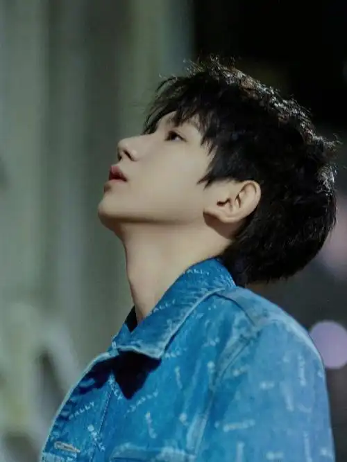 王源米兰时装周探店##bally全球品牌代言人王源