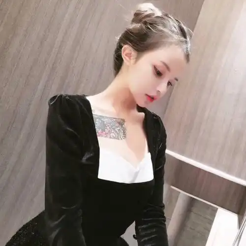 纹身黑衣丸子头小美人_霸气女生头像图片_扣扣居