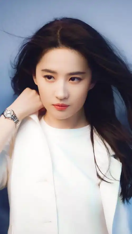 时尚优雅御姐刘亦菲知性妩媚诱人写真