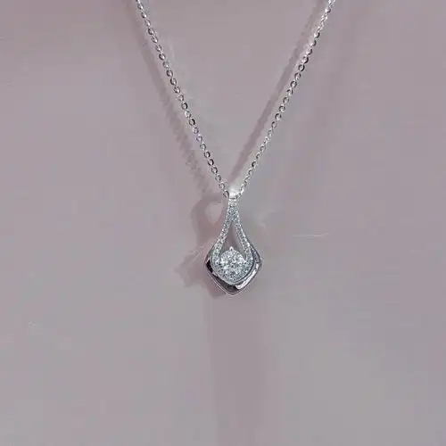 钻石世家璀璨钻石吊坠