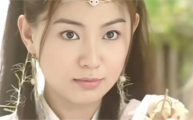 陈秀丽版小昭对比邱淑贞版小昭,你觉得哪一版才是最美小昭呢