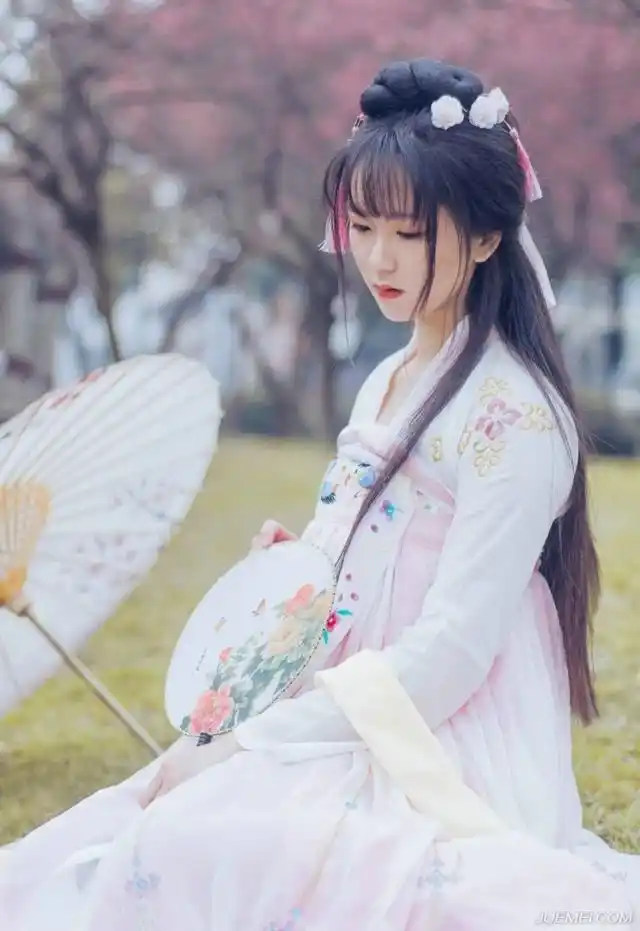 五官标致的古装美少女温馨甜美清秀迷人第6张图