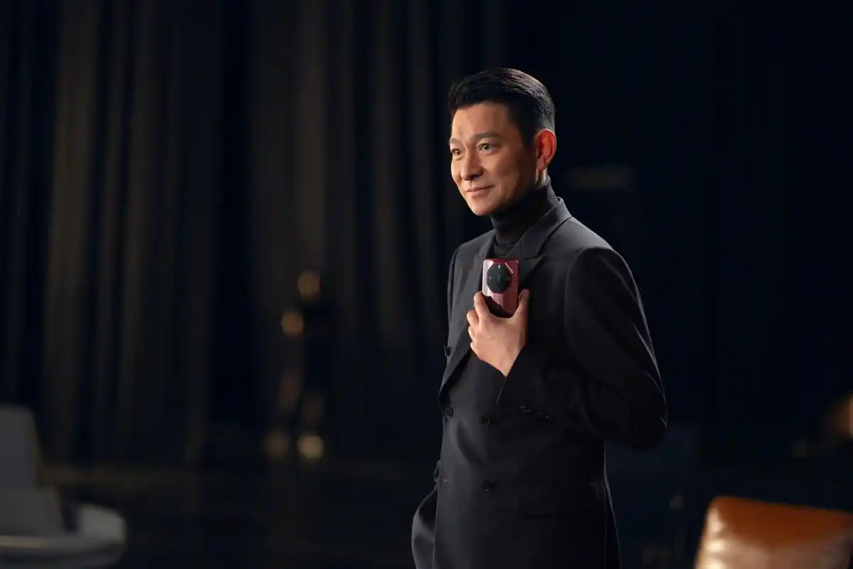 刘德华可谓是人们心中的不老男神,此次,华仔成为了华为超高端品牌