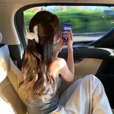 头像女简单干净气质背影