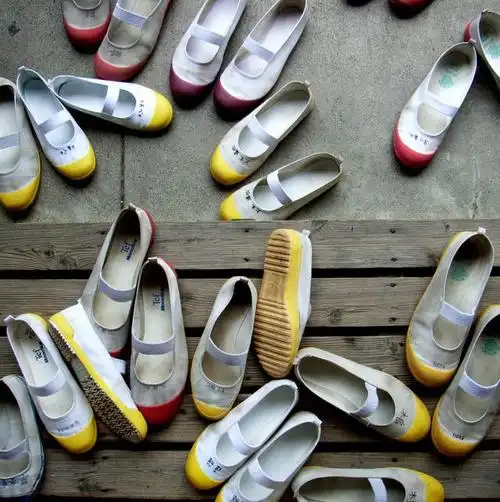 爱脱鞋的日本人,如果脚臭了怎么办?