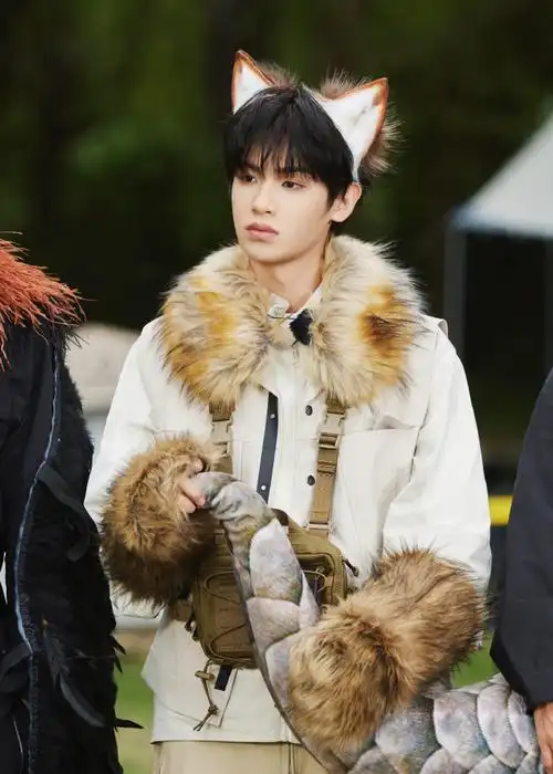 黄明昊极限挑战新剧照~可爱软萌的小狼崽92期待你的精彩表现~@jj