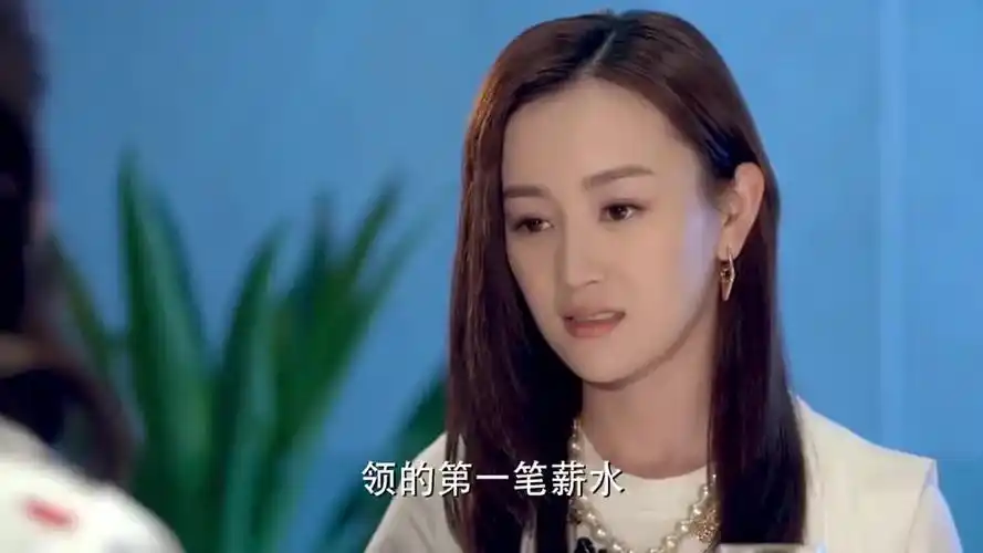 爱的阶梯:乐美被抛弃,到定情的餐馆回忆,谁知男友带着千金来了