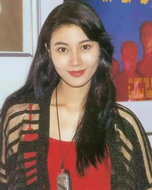 躺在病危重症室的李嘉欣,这一次,将"现世报"体现得淋漓尽致了