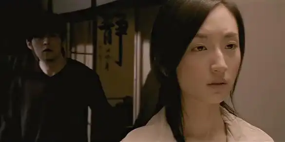 这首歌虽然人气不如《七里香》,但只要"缓缓飘落的枫叶像思念"的旋律