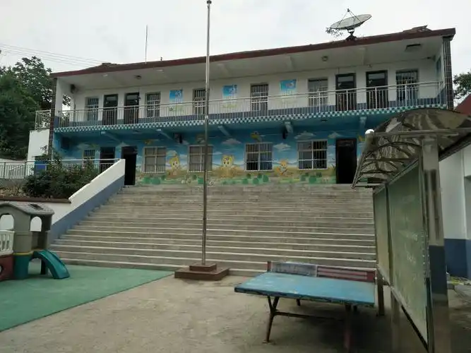 我们的学校——白河镇瓦房小学