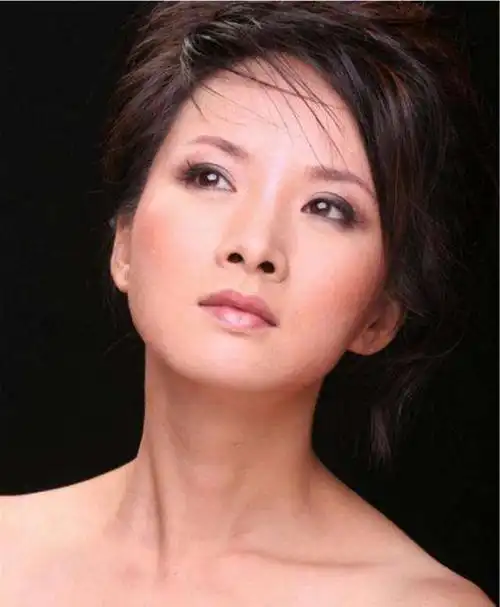 师小红,谢兰突然一脸郑重地说:"我并不渴望要孩子.