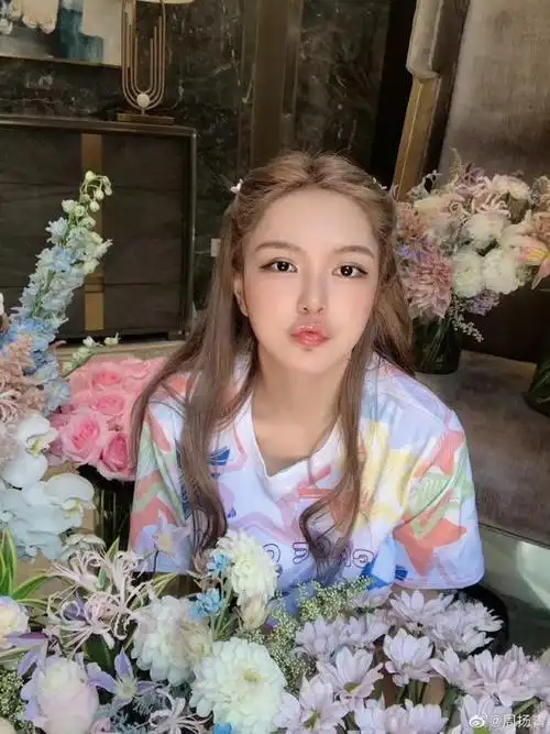 周扬青被曝跟罗昊已经分手,周扬青晒男友视角照辟谣,两人超甜蜜