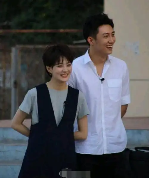 谁说黄景瑜跟女生没cp感和徐璐甜到牙疼私下关系亲密