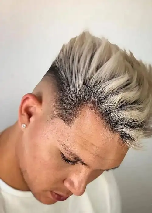 今天就为小伙伴们带来一组欧美当下最流行的男士发型,有喜欢的就赶紧