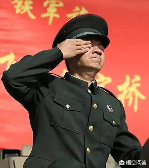 三期士官已满,是转业还是继续留队?-百科网