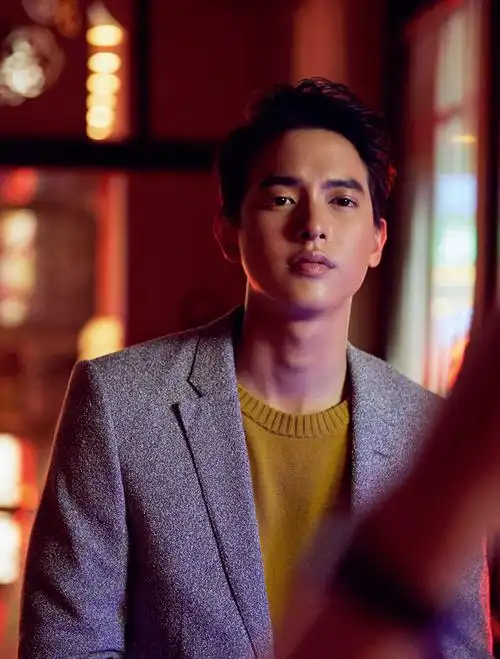 jamesjirayu再次登上了泰国loptimu杂志的封面