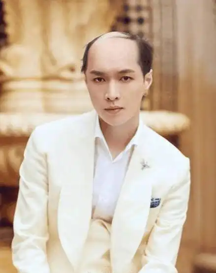 偶像明星"秃头造型"胡歌, 王凯, 陈伟霆, 还是怎么帅气!