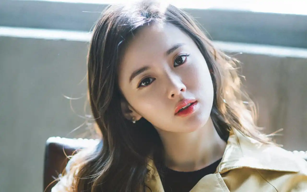 氧气美女江铠同优雅迷人写真图片桌面壁纸