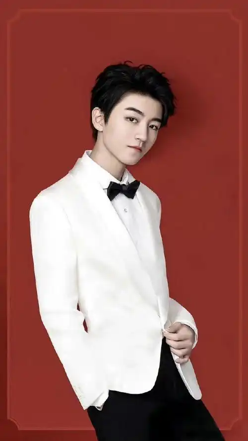 男明星白西装造型大赏