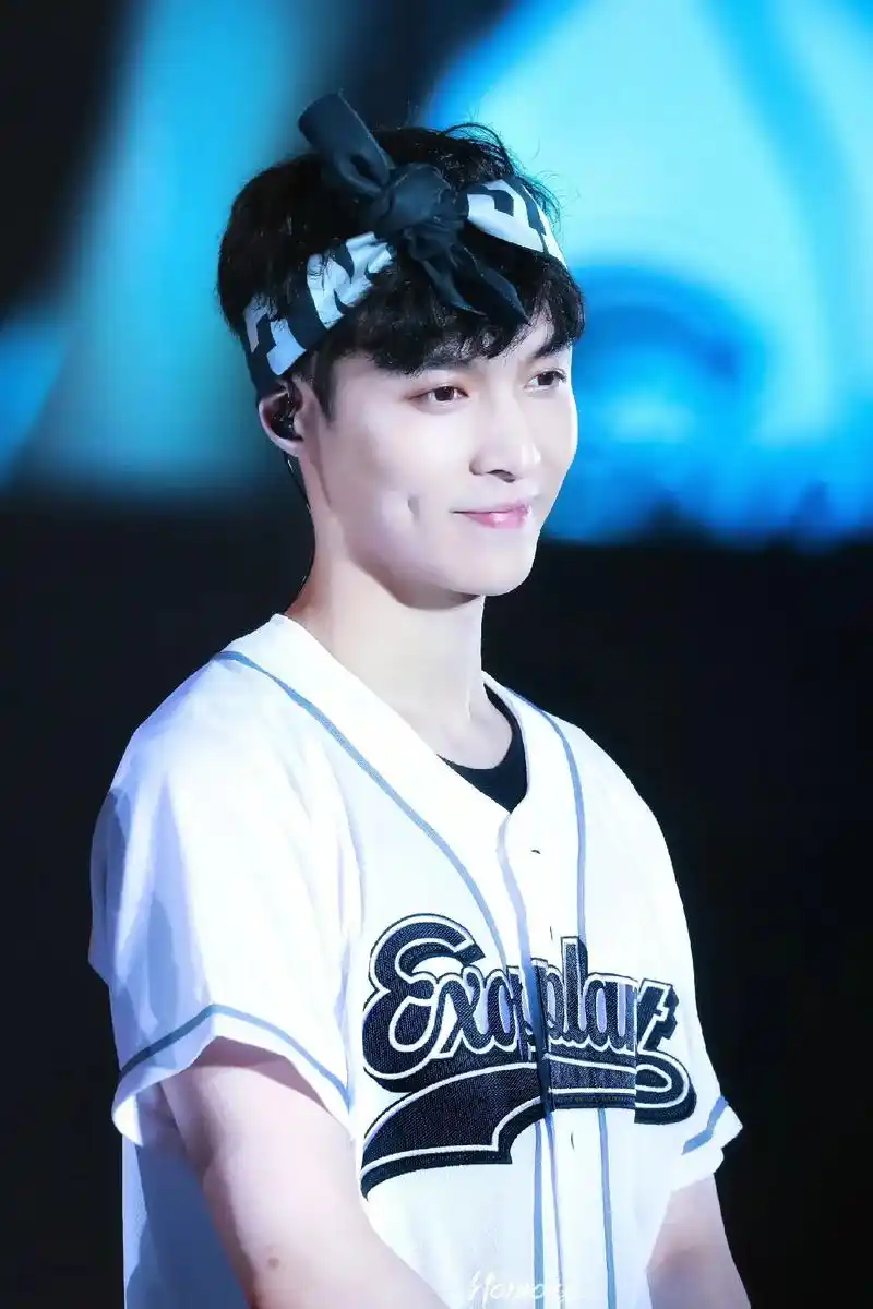 张艺兴 #小绵羊 #考古 昨天考古小羊刚出道那两年 有点不 - 抖音