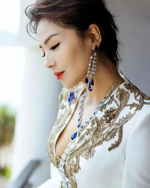 刘涛瑜伽裤显身材刘涛的臀夺人的魂刘涛的脸勾人的眼