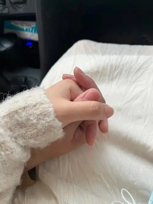 又攒了一些牵手照