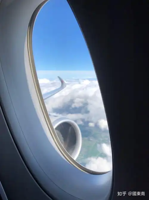 你拍过哪些跟飞机相关的照片或者在飞机上拍的照片