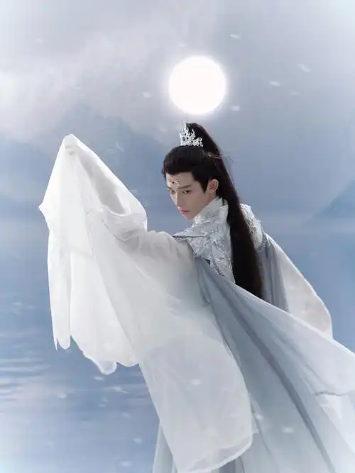 ai少年#刘宇今晚的造型新鲜出炉,月与光影之下衣袂翩翩,高马尾 汉服