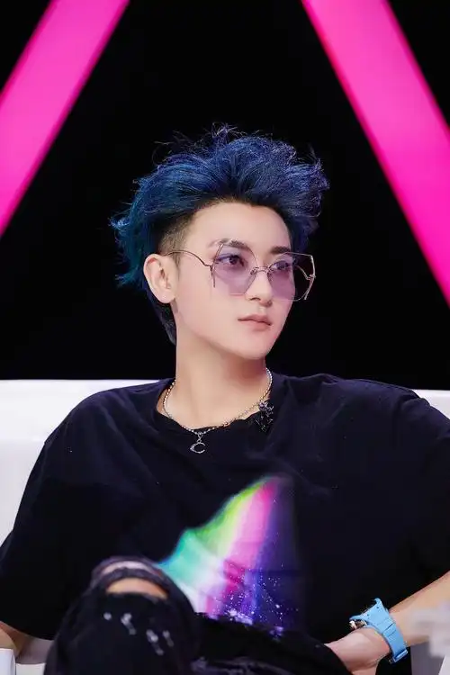 黄子韬星空蓝发