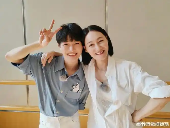 周深你好生活##你好生活第四季##惠英红周深合照