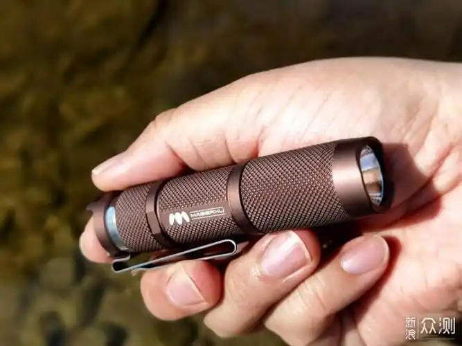 王叫兽测评—小而强大 迈尔讯ec11手电筒