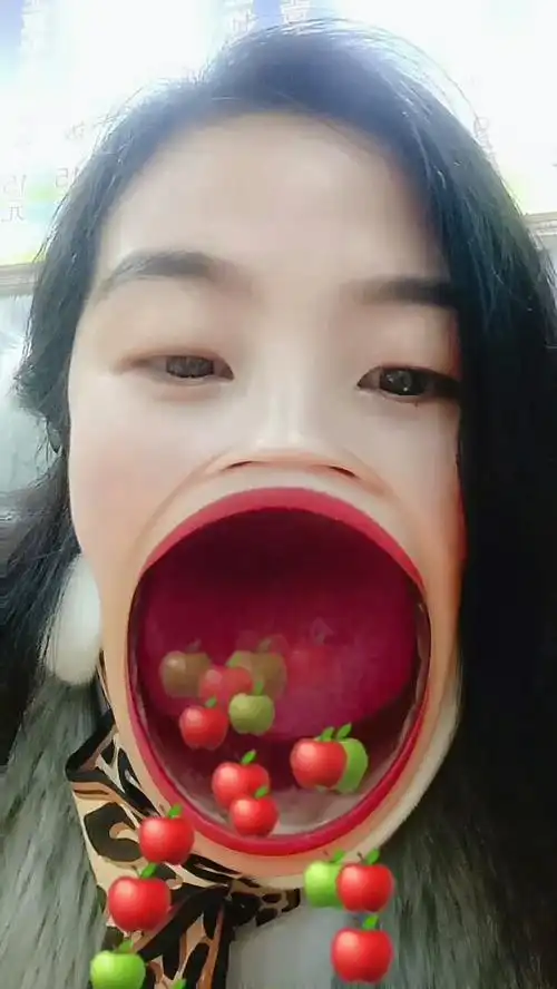 大嘴巴的丑女人