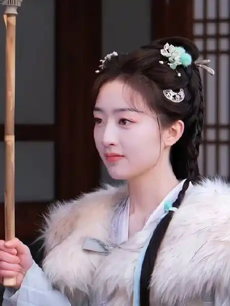 《长乐曲》女主邓恩熙,05年才19岁的小花,之前演电影已经小有名气