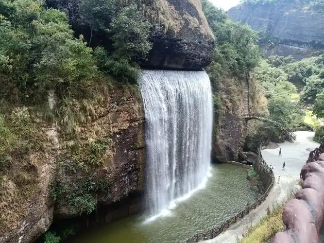 和几个朋友一起来到东浒寨风景区这里的大门好气派真有种古寨的感觉