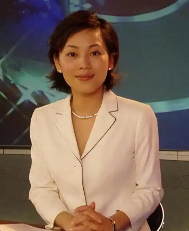 央视主持人劳春燕直言:当初与丈夫分居才是最好的选择!