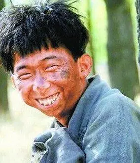 这几位男星一位比一位丑取的老婆却一个比一个美