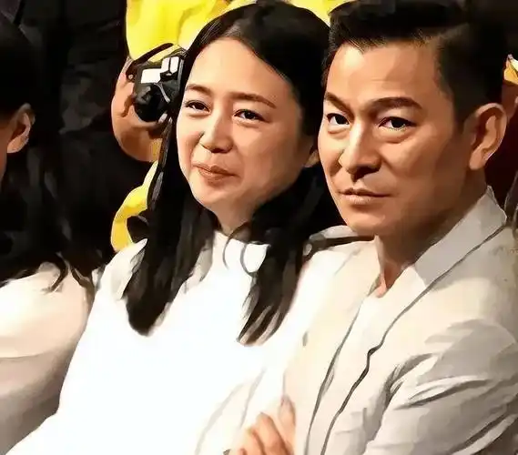 向太晒出和刘德华老婆朱丽倩的聊天记录,朱丽倩对华仔的称呼真甜