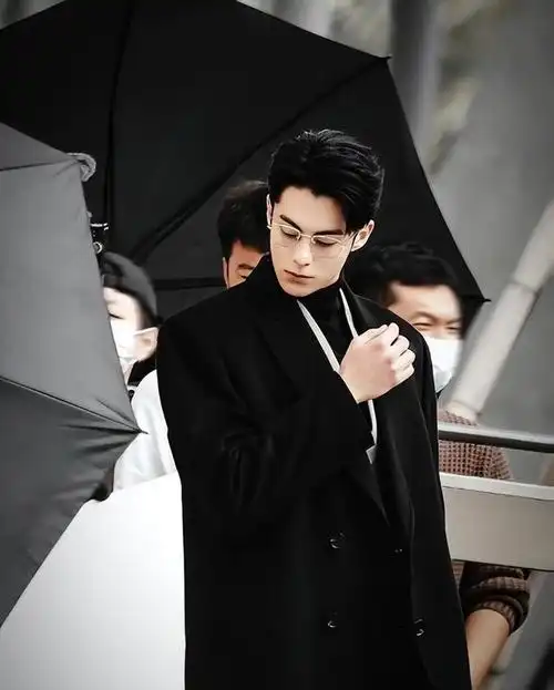 三位帅哥演霸道总裁谁最帅谁最拽