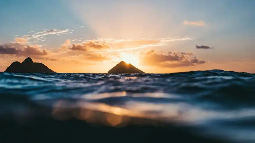 安装元气桌面,海量壁纸一键设置尺寸:3840x2160体积:2.