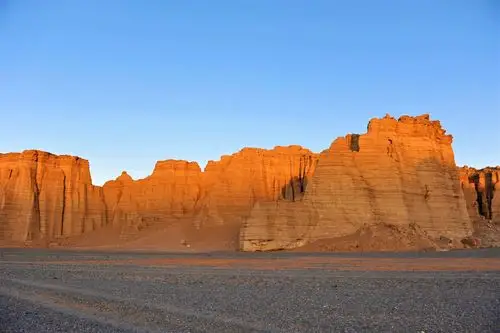 新疆无人区罗布泊(黎明:摄影作品二)