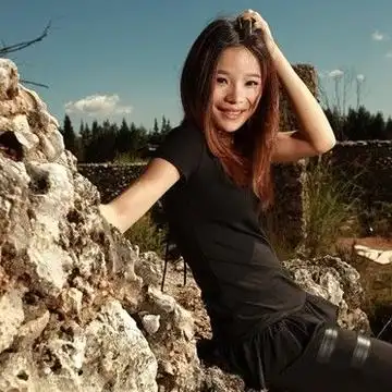 夏天播放乐队 03:44 03 褪变无路 夏天播放乐队 04:21 04 私奔丽江